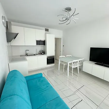 Perla Con Terrazzo E 2 Posti Auto Apartmán Marina dʼAndora